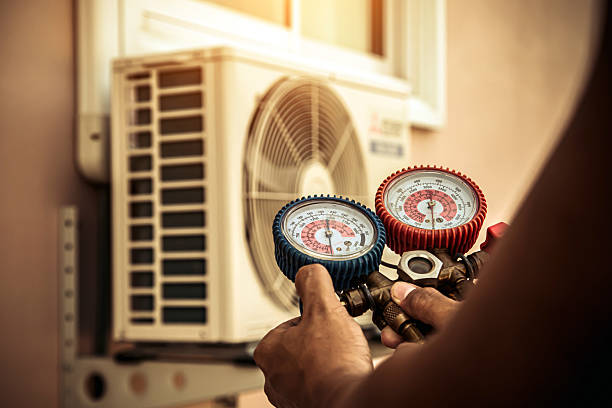 Professional Hvac Installation technician working in Hubbard, TX